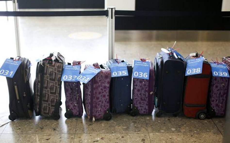 Heathrow - pasażerowie odlecieli bez bagaży