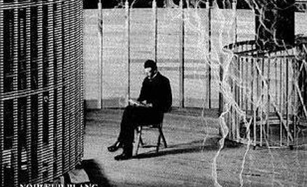 Jean Echenoz napisał biografię wynalazcy Nikoli Tesli