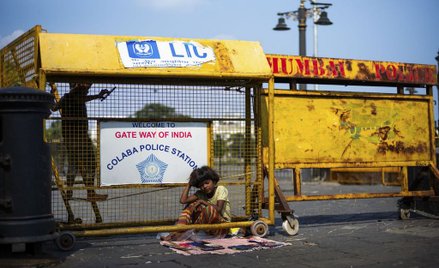 86821 zakażeń w ciągu doby. W Indiach otwierają szkoły i kina