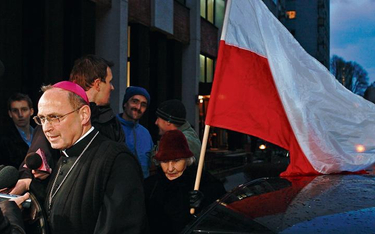 Bp Wiesław Mering deklaruje, że zalicza się do „moherowych” katolików. Za obronę Nergala ostro skryt