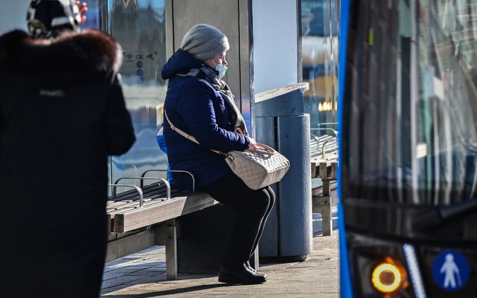 Przebrał się za lekarza, aby opiekować się babcią na oddziale COVID