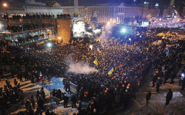 Plac Niepodległości w Kijowie, 11 grudnia 2013 r. Tysiące proeuropejskich protestujących domagają si