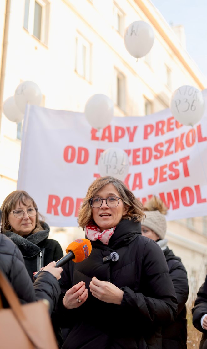 Wicemarszałkini Senatu Magdalena Biejat, która także uczestniczyła w proteście, wezwała władze miast