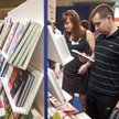 Na Warszawskich Targach Książki przy stoisku Państwowego Instytutu Wydawniczego można było kupić ksi