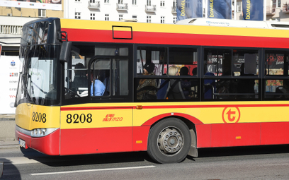 Warszawa nie będzie reklamować na autobusach Polskiego Ładu PiS