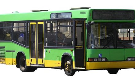 Zbiorowy transport do pracy wzbudza kontrowersje