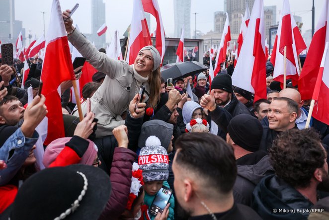 Obecność Karola Nawrockiego wśród zwykłych uczestników Marszu Niepodległości była powodem wielkiego 