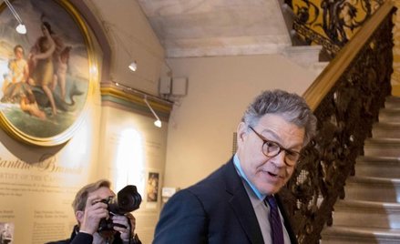 Senator Al Franken to kolejny znany polityk, którego kariera została złamana pod wpływem zarzutów o 
