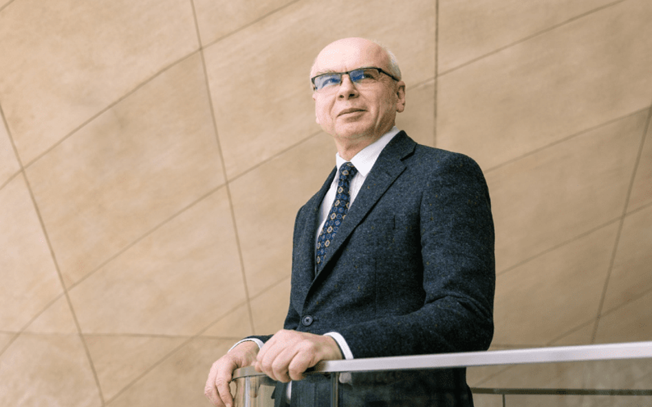 Profesor Dariusz Stola zastąi na stanowisku Zygmunta Stępińskiego, który kończy sowją kadencję