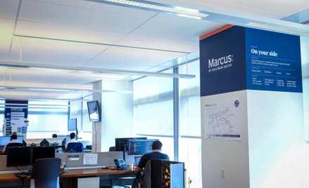 The Guardian: Powrót Goldmana Sachsa na Wyspy