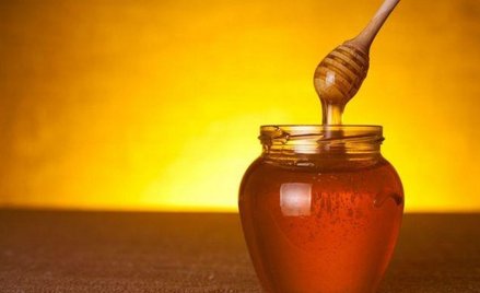 Kilogramy miodu od pszczół z biurowca