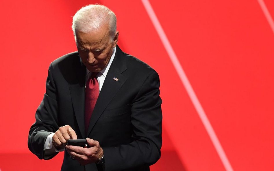 Biden "obroniłby Kurdów", a Warren "wycofałaby żołnierzy"