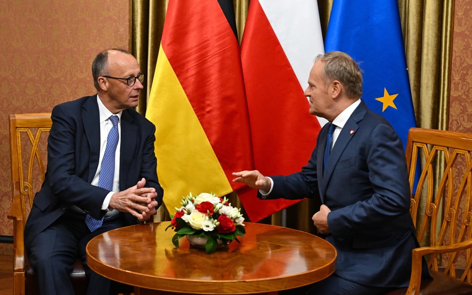 Premier Donald Tusk oraz kanclerz Niemiec Friedrich Merz podczas spotkania w siedzibie Kancelarii Pr