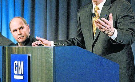Rick Wagoner (z prawej) kierował General Motors osiem lat. Zastąpi go Frederick Henderson (z lewej),