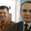 Wicepremier Waldemar Pawlak z prawej) i Zbigniew Włodkowski, były wiceminister edukacji z lewej), ma