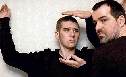 Książkowe monstrum zostaje tu zamienione w siedemnastolatka Rudolfa