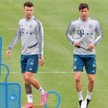 Robert Lewandowski (z prawej) – największy atut Bayernu w walce o mistrzostwo. Obok Ivan Perisić