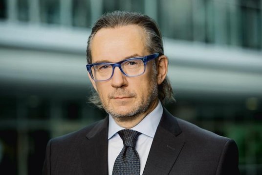 203 mln zł Piąte miejsce w zestawieniu zajął Cezary Stypułkowski, prezes mBanku. Na fotelu szefa ban