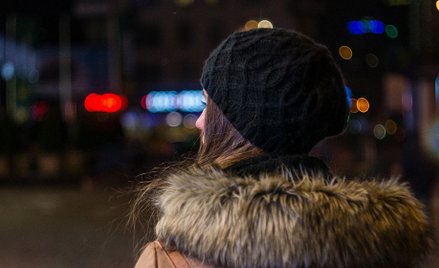 USA: Zaatakowała nożem, bo myślała, że ofiara nosi futro