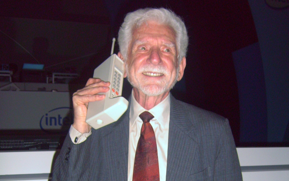 Martin Cooper twierdzi, że dzisiejszy smartfon stał się zbyt skomplikowany z licznymi aplikacjami i 