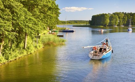 Na mazurskich jeziorach nie będzie w tym sezonie darmowego odbioru ścieków z jachtów