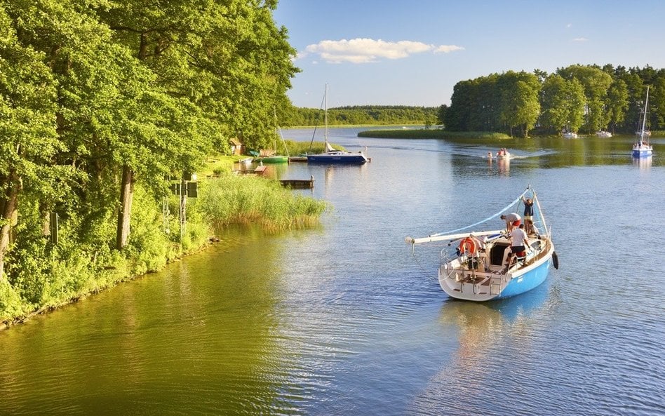 Na mazurskich jeziorach nie będzie w tym sezonie darmowego odbioru ścieków z jachtów