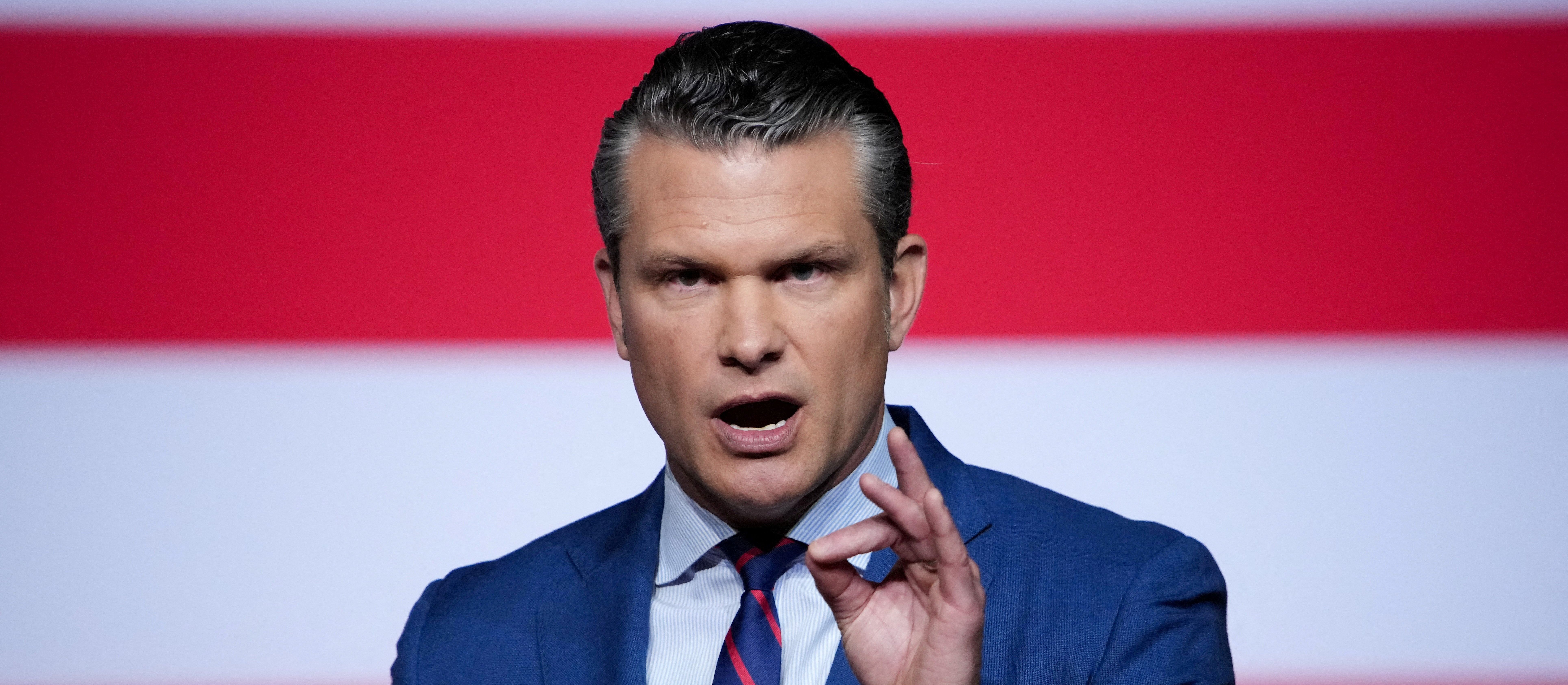 Pete Hegseth informuje o serii amerykańskich ataków na Pacyfiku