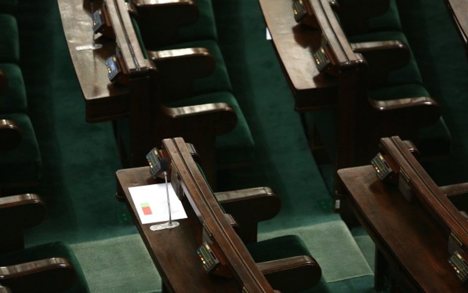 Sejm wypożyczył maszynki do głosowania z niewielkiego sklepu z Hali Mirowskiej