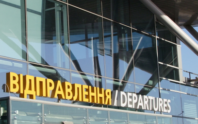 Wejście do hali odlotów lotniska w Boryspolu, zdjęcie z 2015 r.