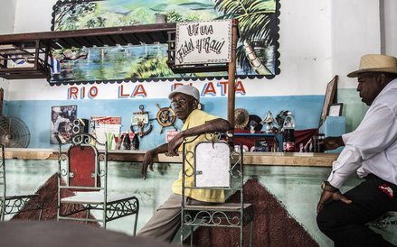 W barach panuje pełen luz. Pośpiech nie jest cechą mieszkańców karaibskiej wyspy