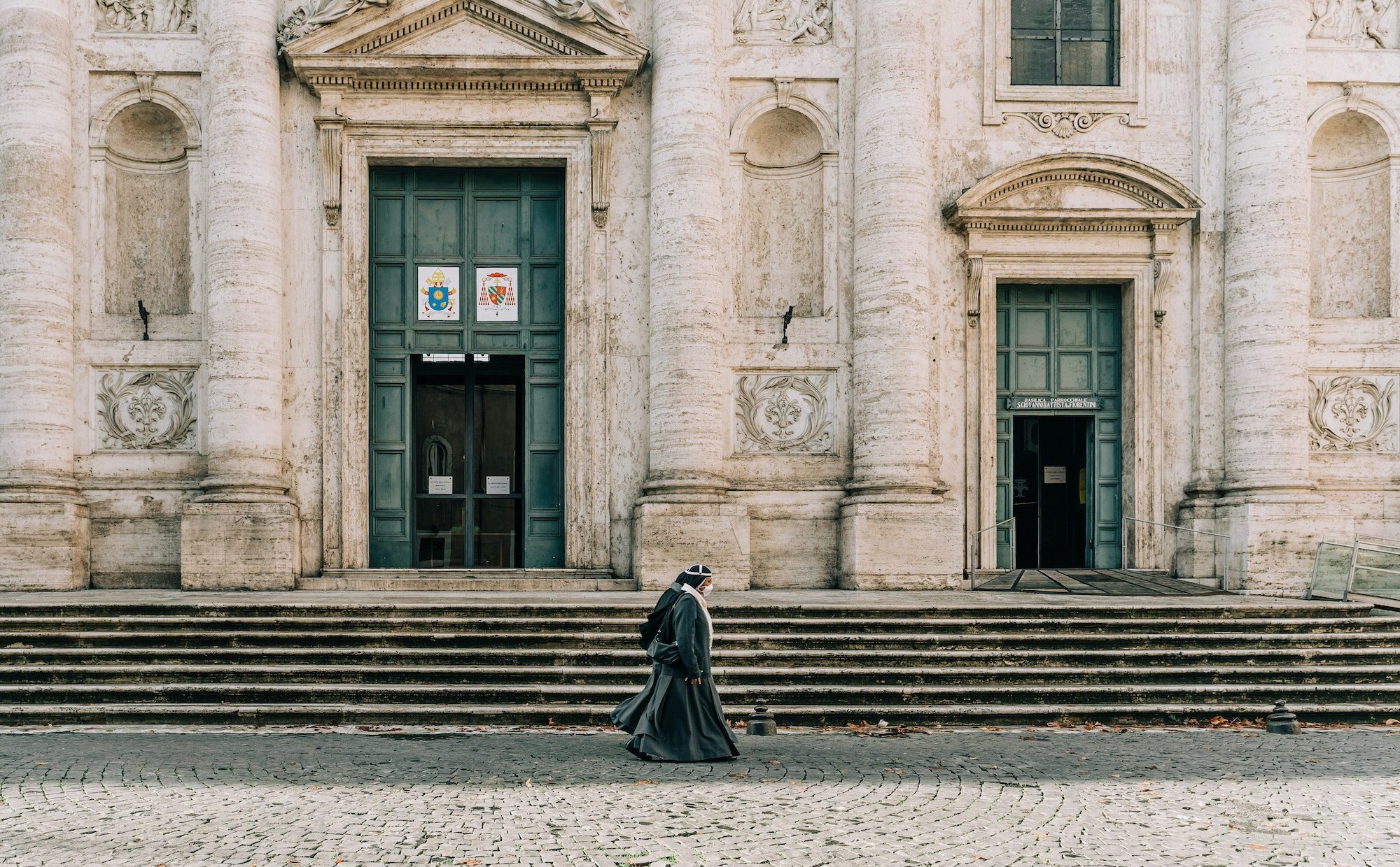 W Rzymie zaczyna brakować kościołów. Episkopat: Nowe powstaną z drewna