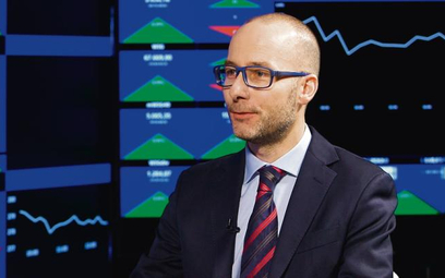 Paweł Homiński, członek zarządu Noble Funds TFI, przyznaje, że sytuacja na rynku zmusza do ogranicza