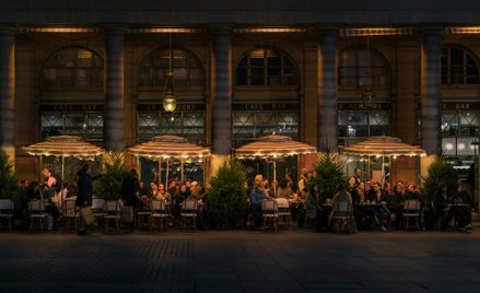 Paryscy restauratorzy będą sprzedawać szkło, porcelanę, talerze, miski, sztućce, a także meble i dek