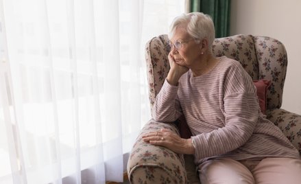 ZUS ostrzega przed oszustami, którzy biorą na cel emerytów i rencistów