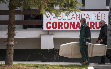 Włochy: Nowy rekord zachorowań. Już ponad 1,8 tys. zgonów