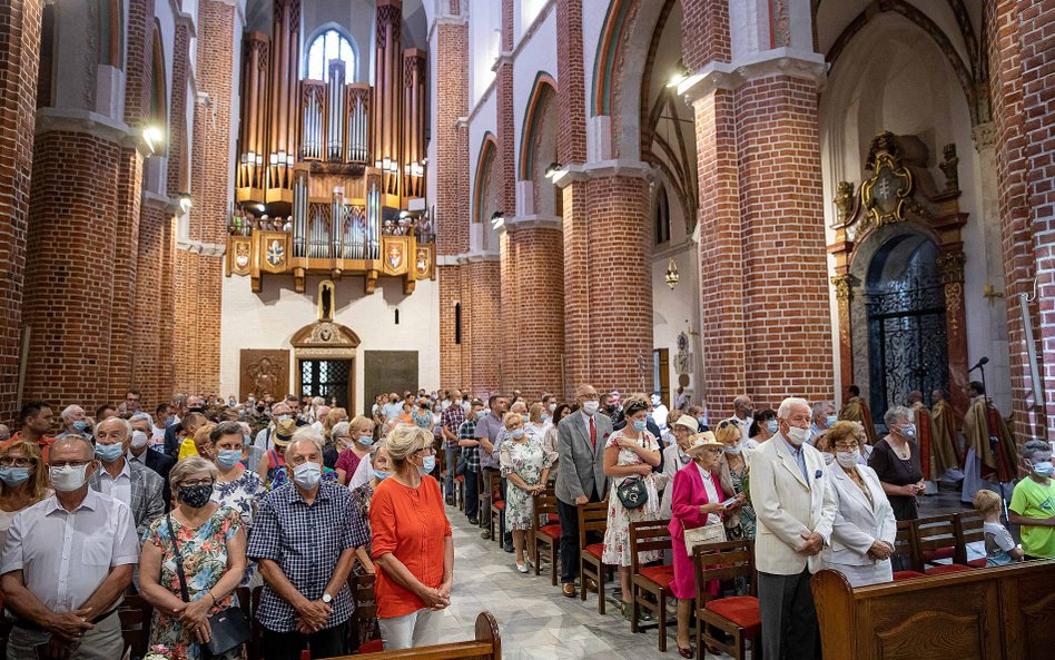 Trwa liczenie wiernych w kościołach