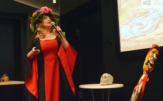 Małgorzata Wilk-Grzywna wystąpiła w stroju nawiązującym do tematu Parku Legend