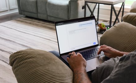 Sztuczna inteligencja pomoże w psychoterapii? Trwa pierwsze, ogólnopolskie badanie