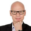 Pływa, biega, podróżuje. Uwielbia dalekie wyprawy