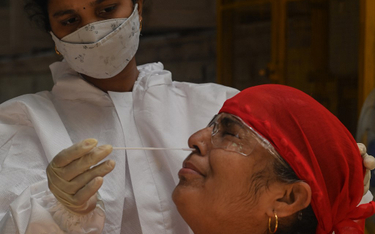 Indie: Sprzedaż szczepionek przeciwko COVID-19 na otwartym rynku