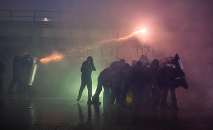 Starcia demonstrantów z policją podczas protestu przeciwko Zimowym Igrzyskom Olimpijskim Milano Cort