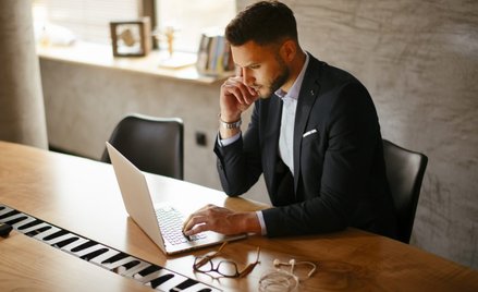 Internetowe usługi nie muszą być rejestrowane w kasie