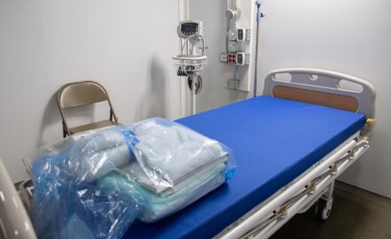 Ćwiek: Wirus nie wie o końcu epidemii w Polsce