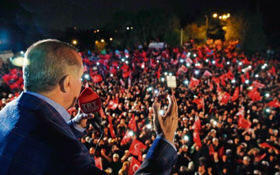 Turecki prezydent Recep Tayyip Erdogan wciąż dysponuje poparciem, o którym europejscy politycy mogą 