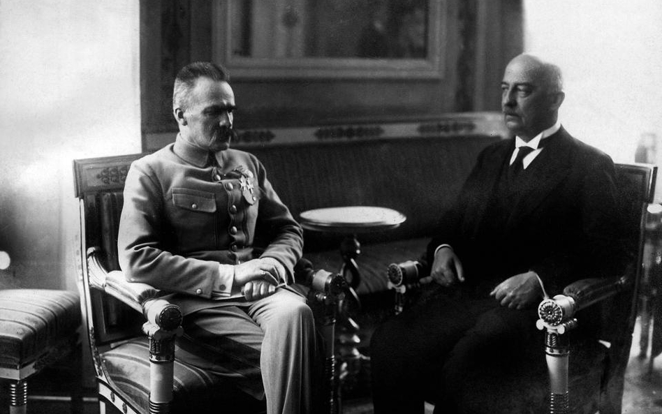 Józef Piłsudski z nowo obranym prezydentem RP Gabrielem Narutowiczem w Belwederze, 10.12.1922 r.