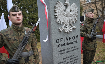 Uroczystość odsłonięcia pomnika upamiętniającego ofiary zbrodniczych ideologii, niemieckiego nazizmu