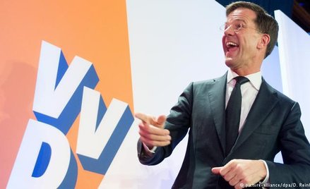 Holendrzy wybierają Europę. "Kochamy Oranje"