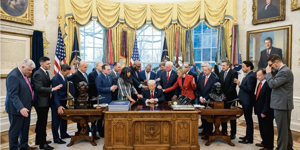Philip Earl Steele: Wielu Amerykanów wierzy w to, iż Donald Trump jest pomazańcem Bożym