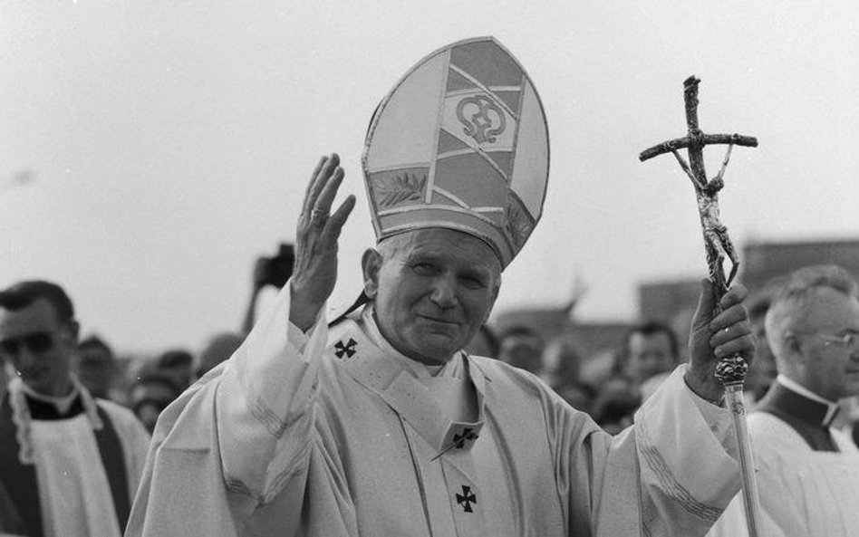 Nowe święto upamiętniałoby m.in pielgrzymkę Jana Pawła II do Polski w 1979 r.