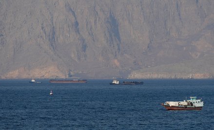 Statek na wodach cieśniny Ormuz